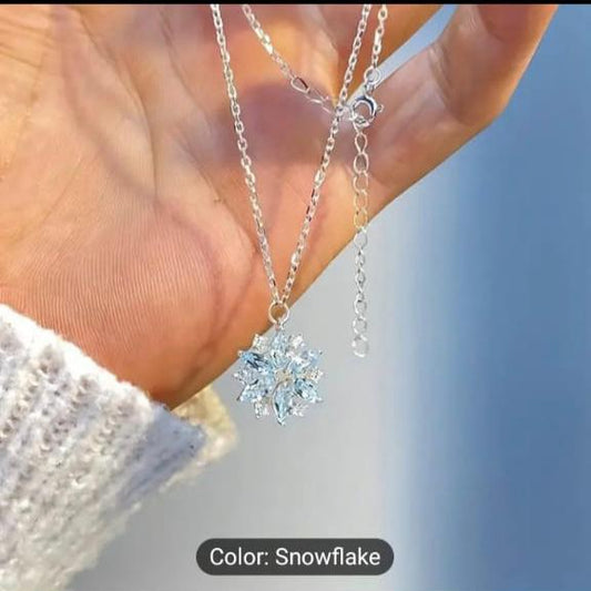 Elegant Blue Crystal Flower Pendant Necklace with Simple Clavicle Chain