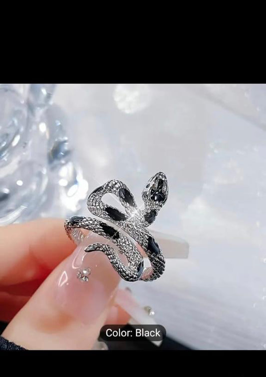 Snake face ladies ring
